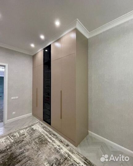 Шкаф распашной