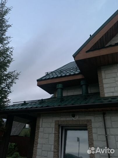 Монтаж снегозадержателей