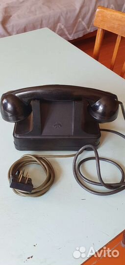 Старинный телефон