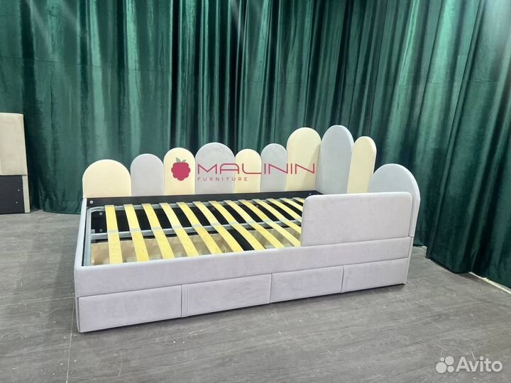 Детская кровать с подъемным механизмом