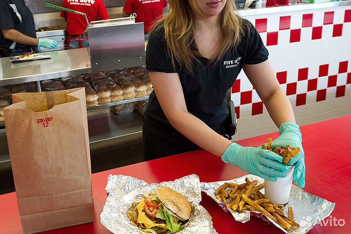 Работник в ресторан