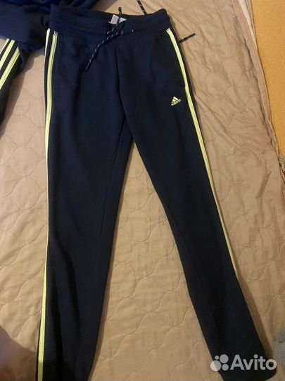 Спортивный костюм женский