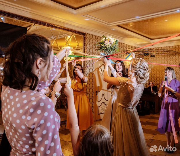 Ведущая и Dj