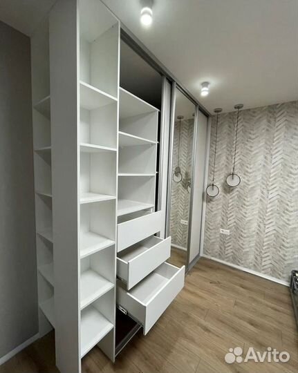 Шкаф в детскую