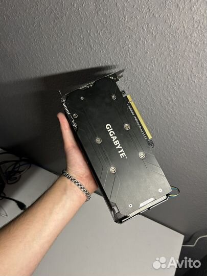 Gigabyte RX 580 на 8GB (2304 - оригинал)