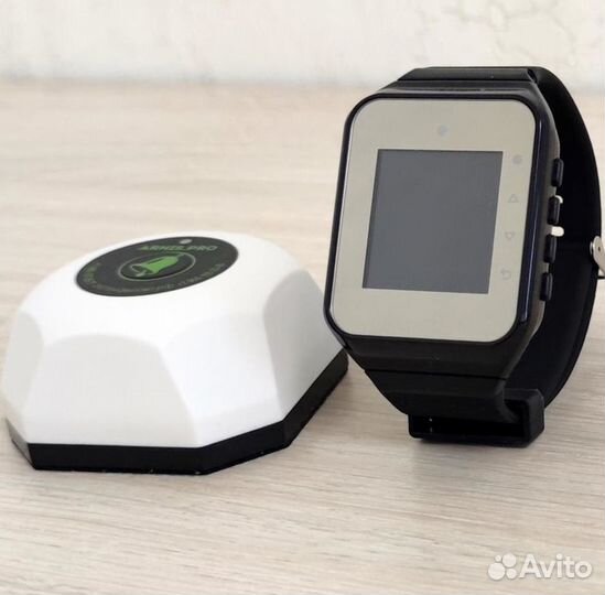 Кнопка вызова официанта, часы-пейджер персонала