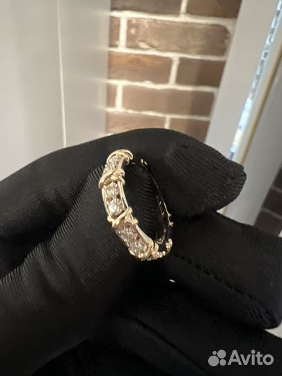 Золотое кольцо tiffany с бриллиантами