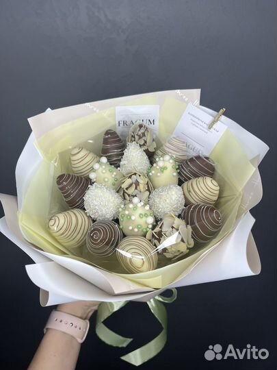 Клубника в шоколаде букеты