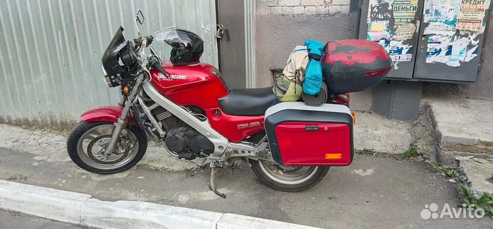 Honda NTV 650 Revere