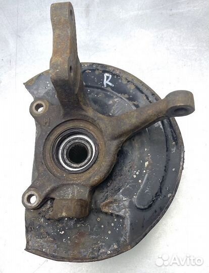 Кулак поворотный ступица передняя правая Прав