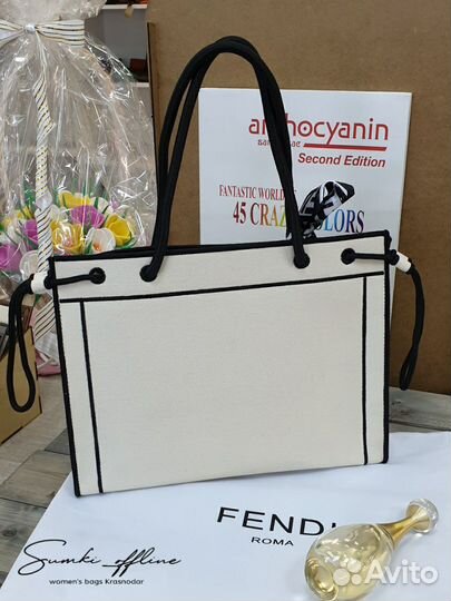 Сумка новая женская fendi