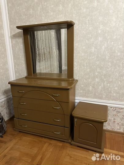 Спальный гарнитур