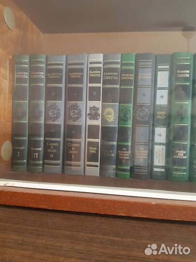 Очень много книг