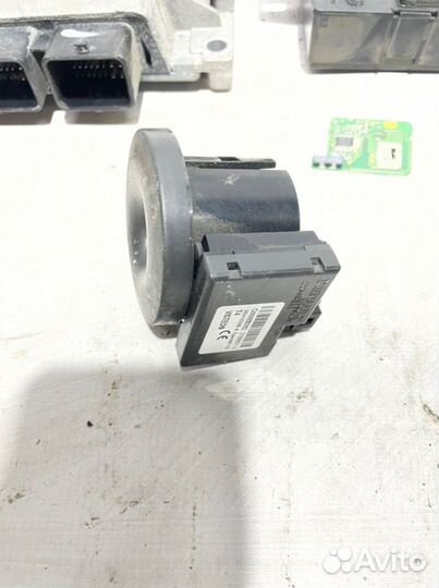 Блок управления двс (комплект) Renault Logan 2