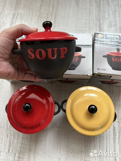 Много красивой посуды