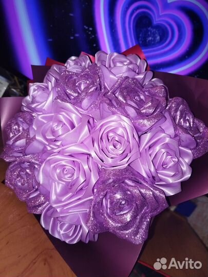 Букет из атласных роз, подарок на любой праздник