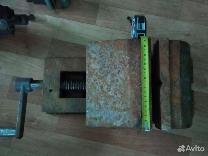 Тиски слесарные бу СССР