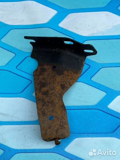 Кронштейн (сопут. товар) 06F253197