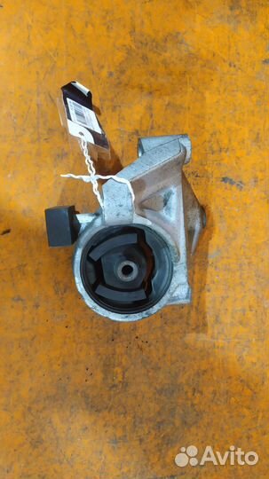 Подушка двигателя на Nissan Avenir PW11 SR20DE