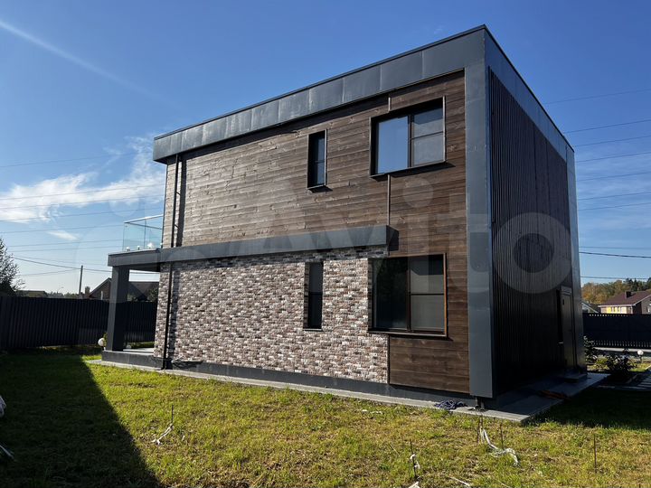 Коттедж 186,6 м² на участке 6,3 сот.