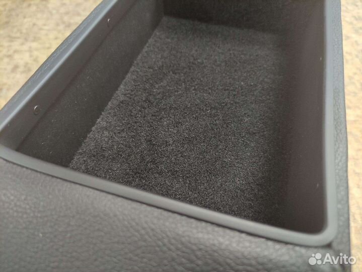 Подлокотник VW Polo 1 2010-2020