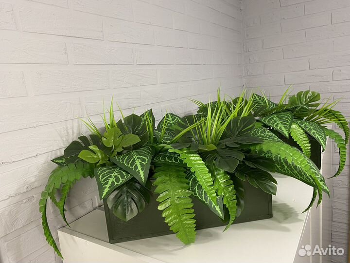 Ящики с искусственной травкой