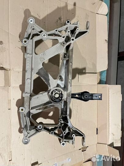 Подрамник передний Volkswagen Passat B8