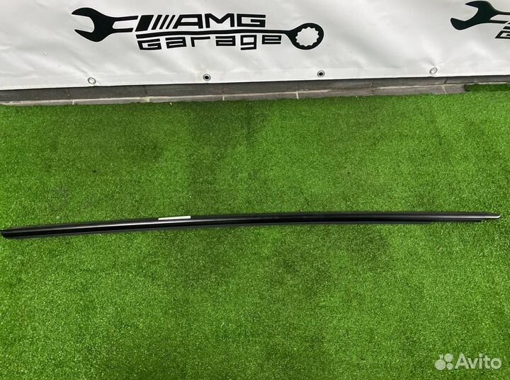 Уплотнитель двери левый Porsche 911 991