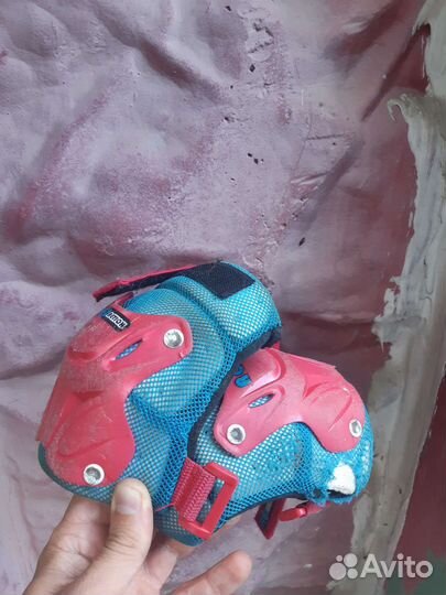 Роликовые коньки