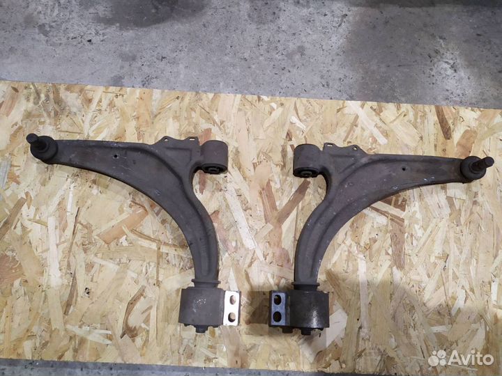 Передние Рычаги Опель Астра J