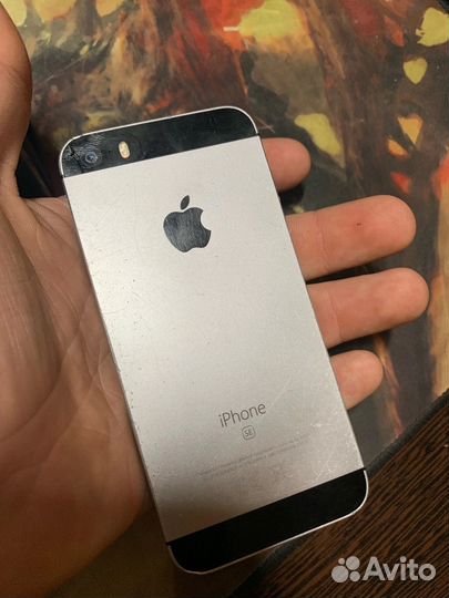 iPhone SE, 32 ГБ