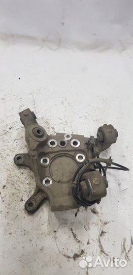 Поворотный кулак задний левый Nissan Teana J32 2.5