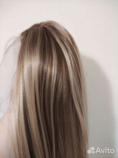 Парик длиной 56см