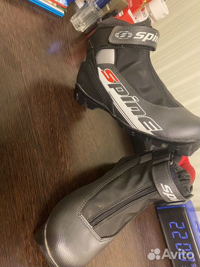 Лыжные ботинки spine 38р крепление NNN