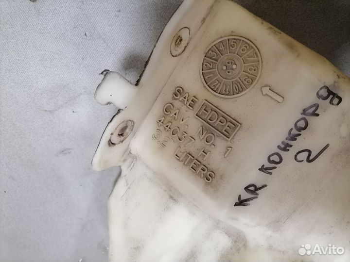 Бачок омывателя Chrysler Concord 1998-2004