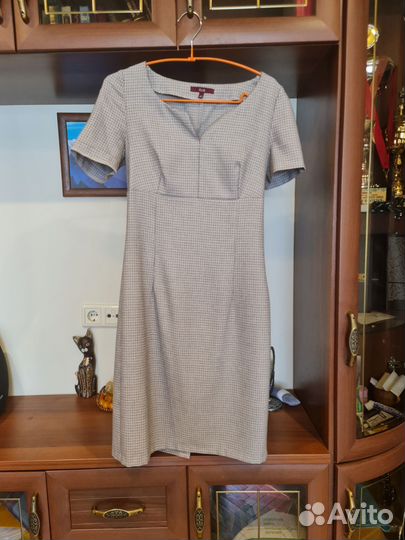 Платье офисное / повседневное 42-44 р
