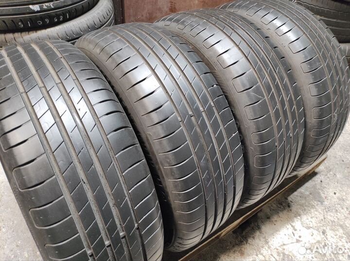 Goodyear EfficientGrip Performance 205/60 R16