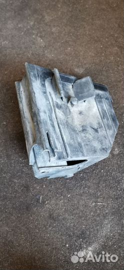 Корпус блока предохранителей Mercedes Vito W638