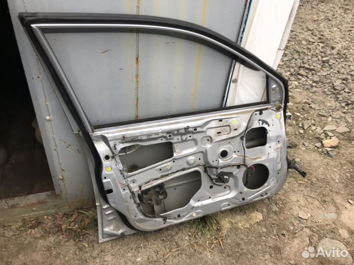 Mitsubishi Lanser 9 дверь передняя левая