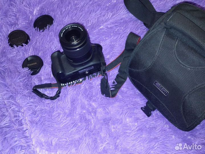 Зеркальный фотоаппарат Canon EOS 1300D