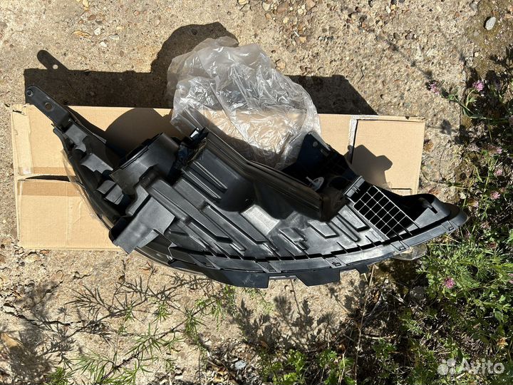 Передняя фара на kia rio 3