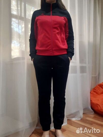 Костюм спортивный