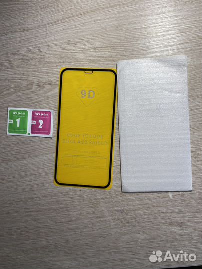 Чехлы и защитное стекло iPhone 11