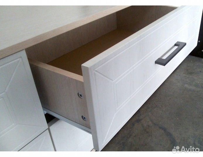 Тумба под тв Британика