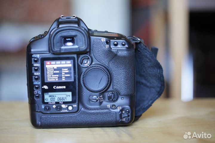 Canon EOS 1 Ds Mark II 16.7 Мп