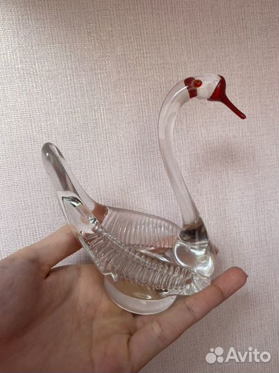 Статуэтка лебедь