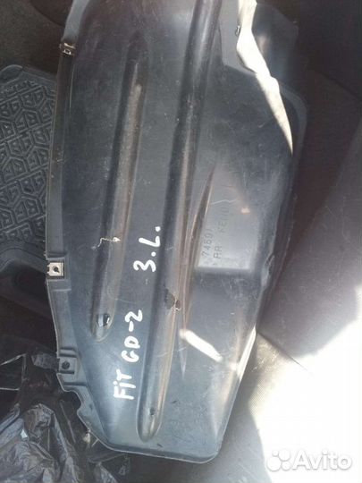 Подкрылок задний honda fit