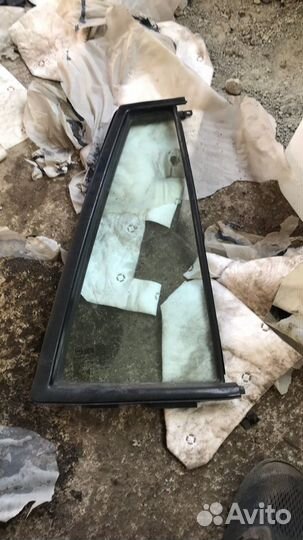 Стекло двери задней правой (форточка) Hyundai Sant