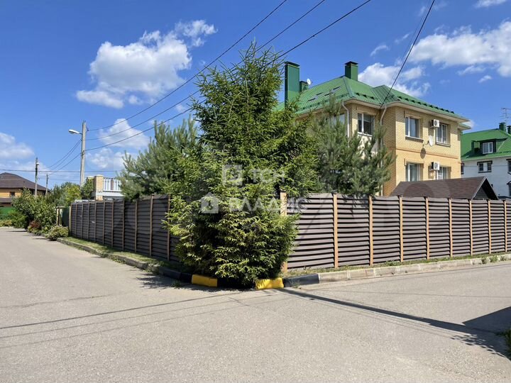 Таунхаус 175 м² на участке 3,3 сот.