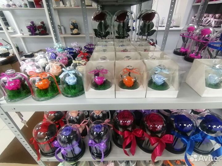 Вечная роза в колбе